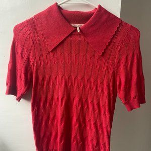 Short-sleeved scalloped collar knit